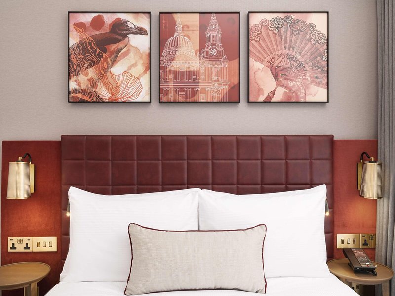 Lost Property St. Paul s London, Curio Collection by Hilton 47