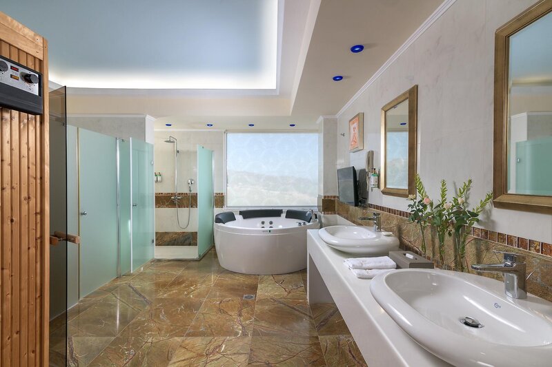 Atrium Prestige 62