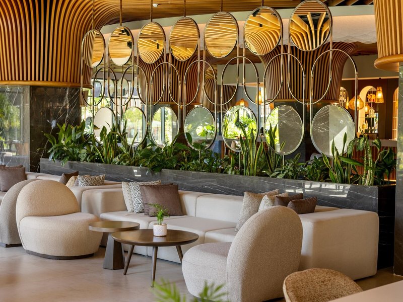 Jacaranda Luxury 27