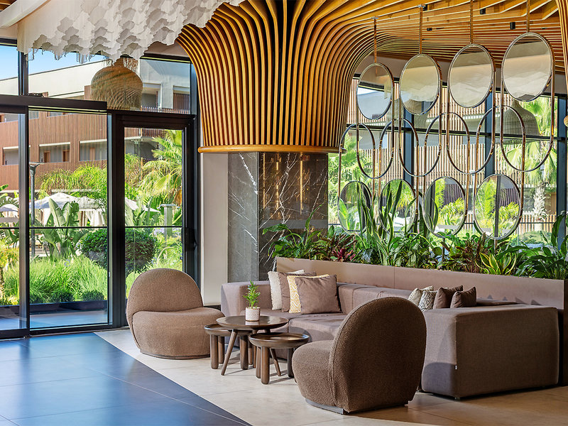 Jacaranda Luxury 16