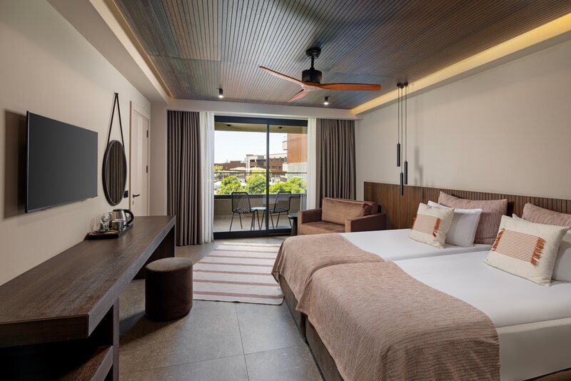 Jacaranda Luxury 40