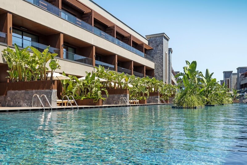 Jacaranda Luxury 75