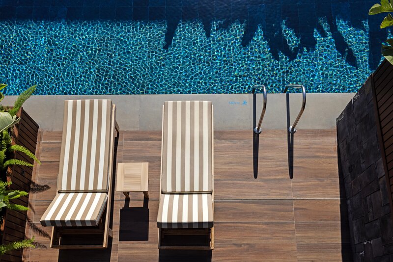 Jacaranda Luxury 99