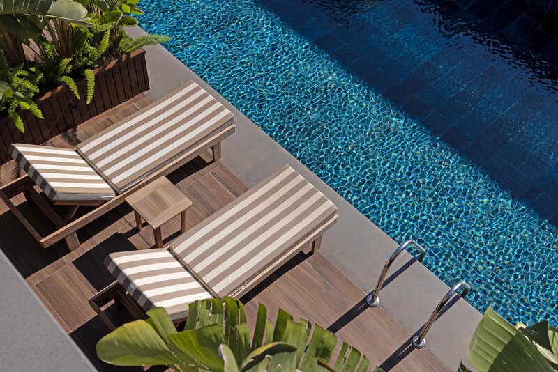 Jacaranda Luxury 100