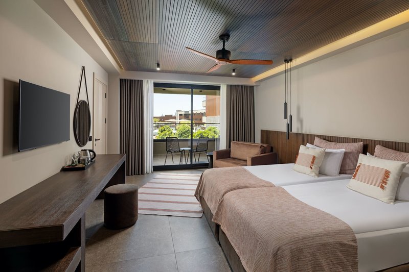 Jacaranda Luxury 22