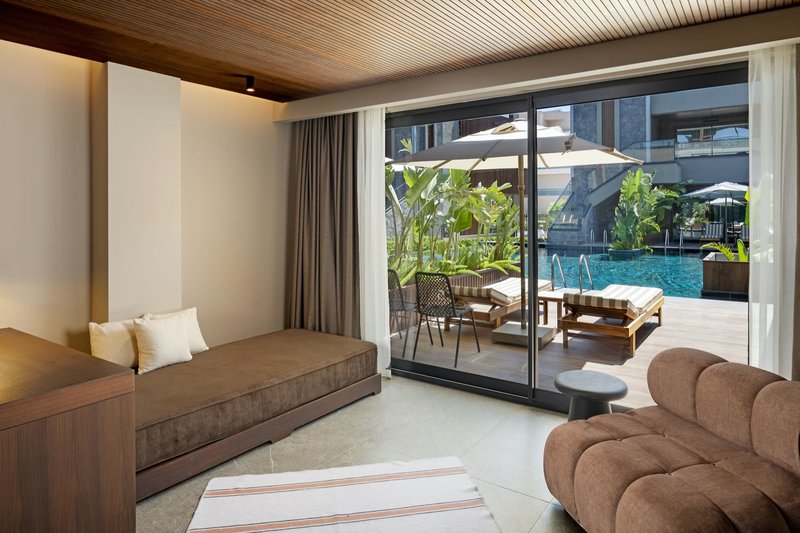 Jacaranda Luxury 30