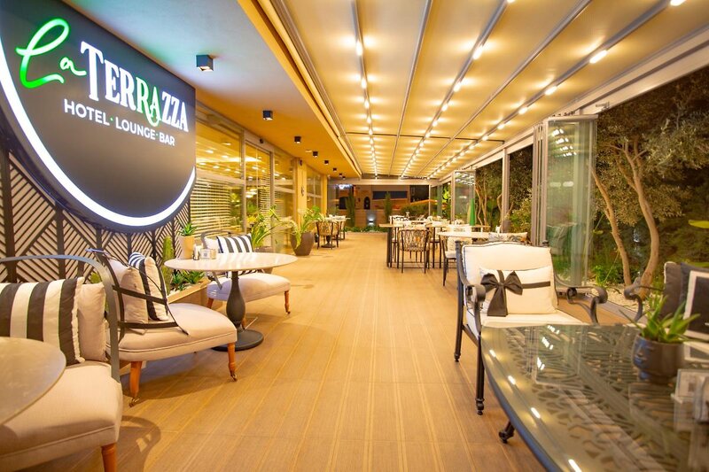 La Terrazza Hotel 14