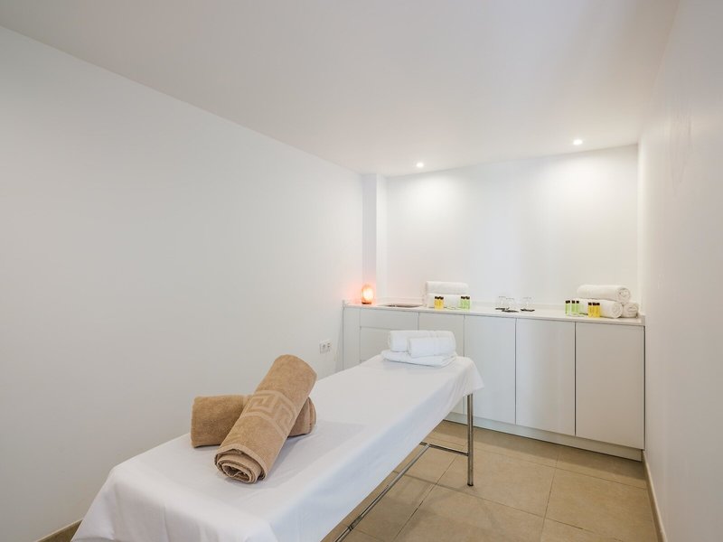 Hotel Tacande Portals 13