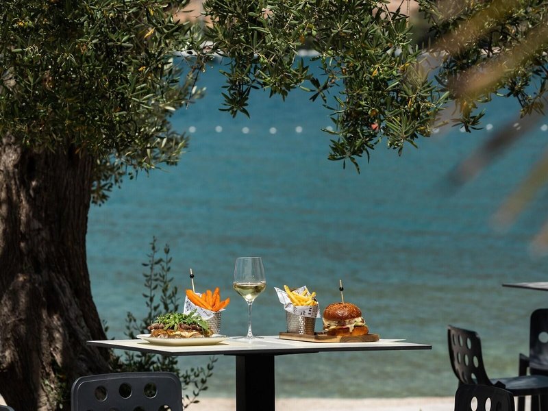 Marinus Beach Hotel 9