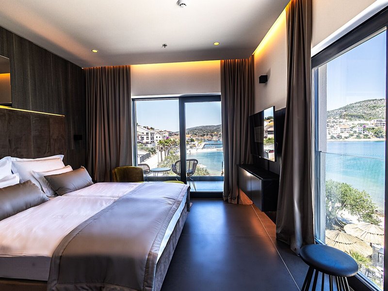 Marinus Beach Hotel 49