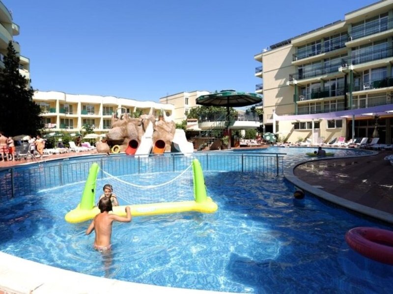 Sunny Day Club Hotel 8