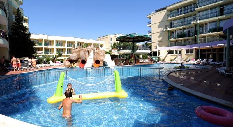 Sunny Day Club Hotel 3
