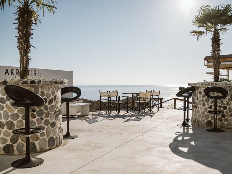 Akrotiri Olympus Luxury Suites 15