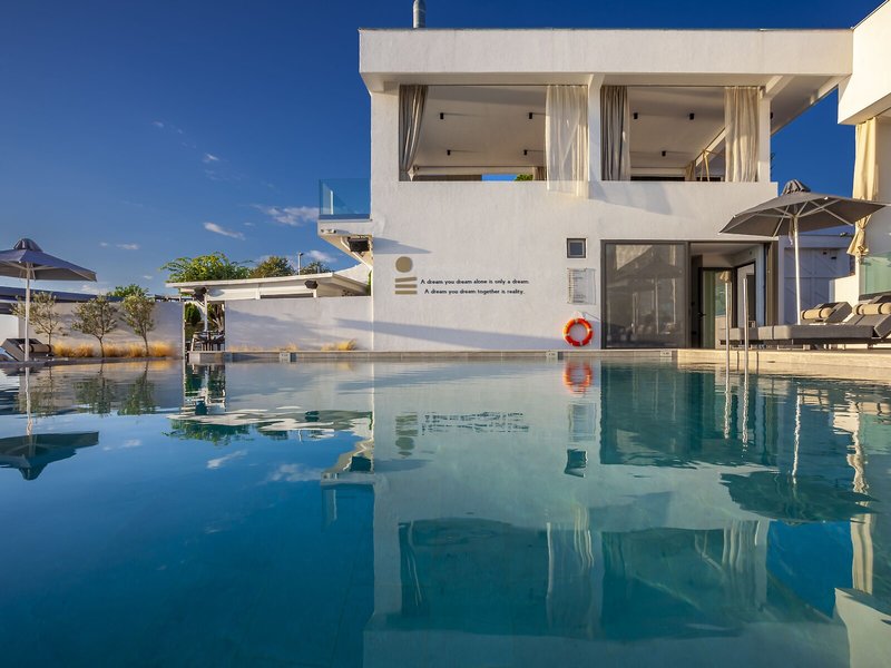 Akrotiri Olympus Luxury Suites 21