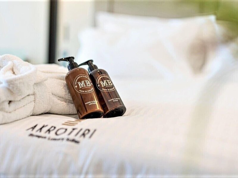 Akrotiri Olympus Luxury Suites 42