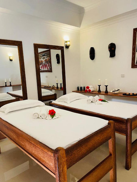 Karibu Beach Resort 8