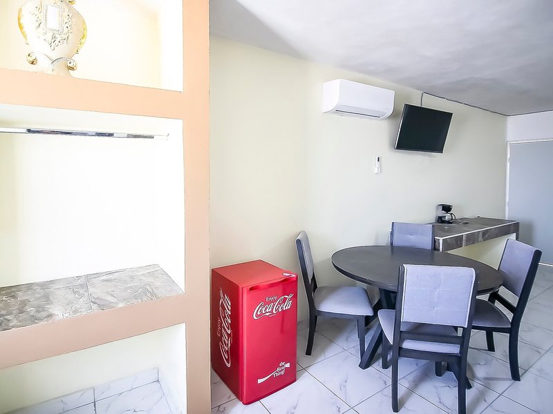 OYO Hotel Plaza Las Torres, Cabo San Lucas 5