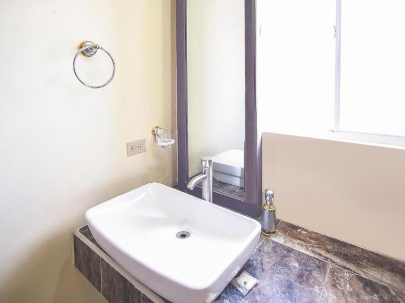 OYO Hotel Plaza Las Torres, Cabo San Lucas 19