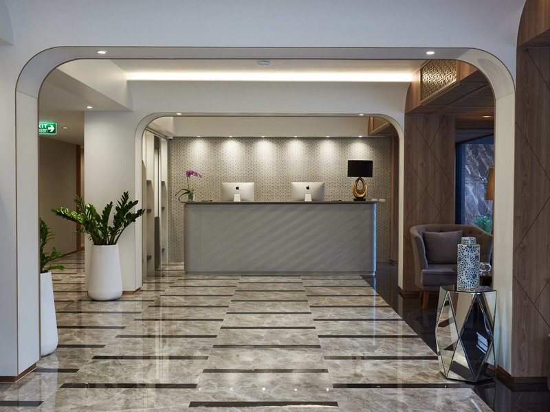 Almas Hotel Bangkok 6