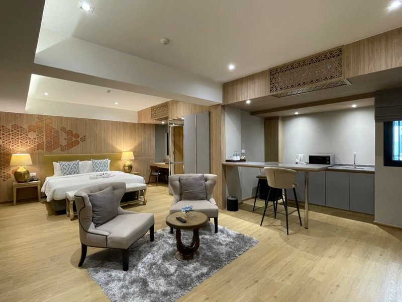 Almas Hotel Bangkok 13