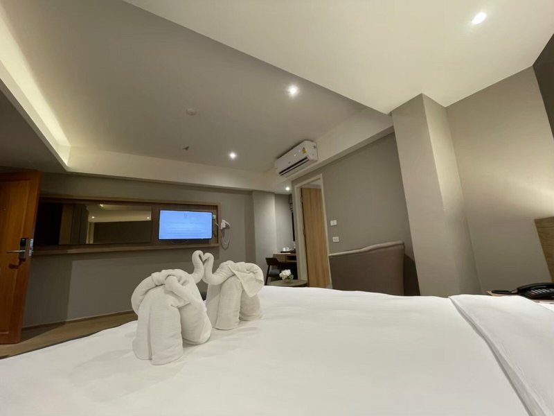 Almas Hotel Bangkok 25