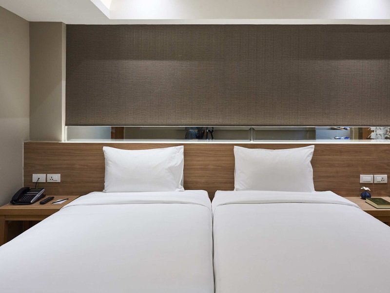 Almas Hotel Bangkok 32