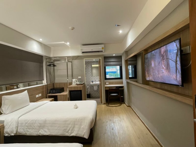 Almas Hotel Bangkok 33
