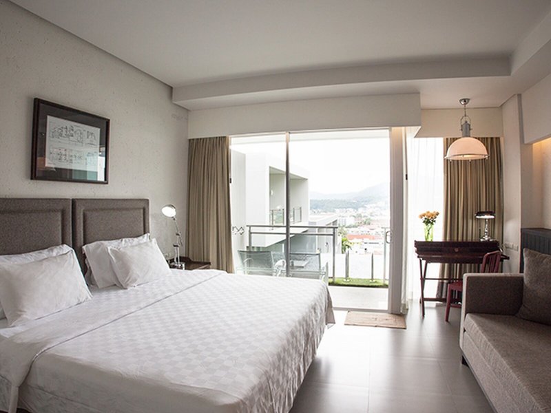 Sugar Palm Grand Hillside 50