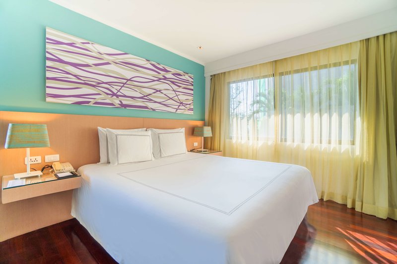 Radisson Resort and Suites Phuket 3