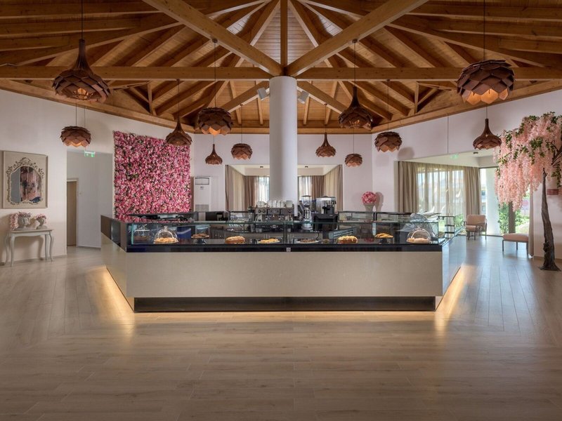 La Marquise Luxury Resort Complex 36