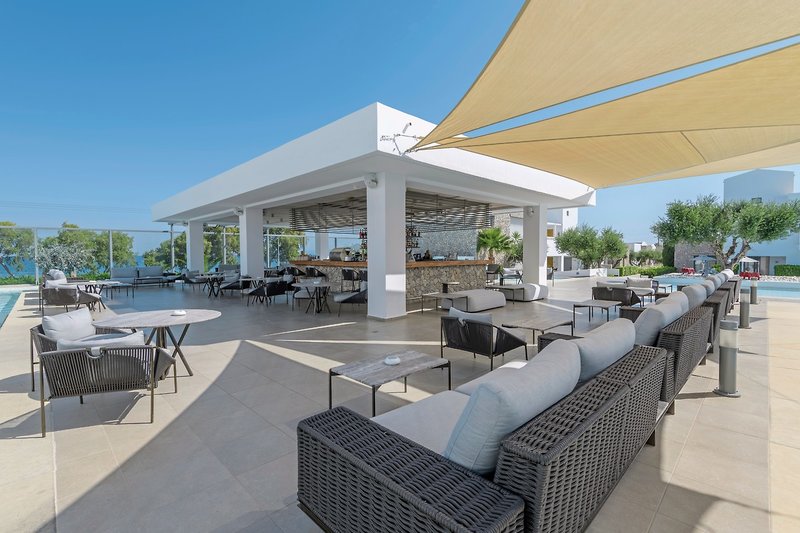 Diamond Deluxe Hotel 6