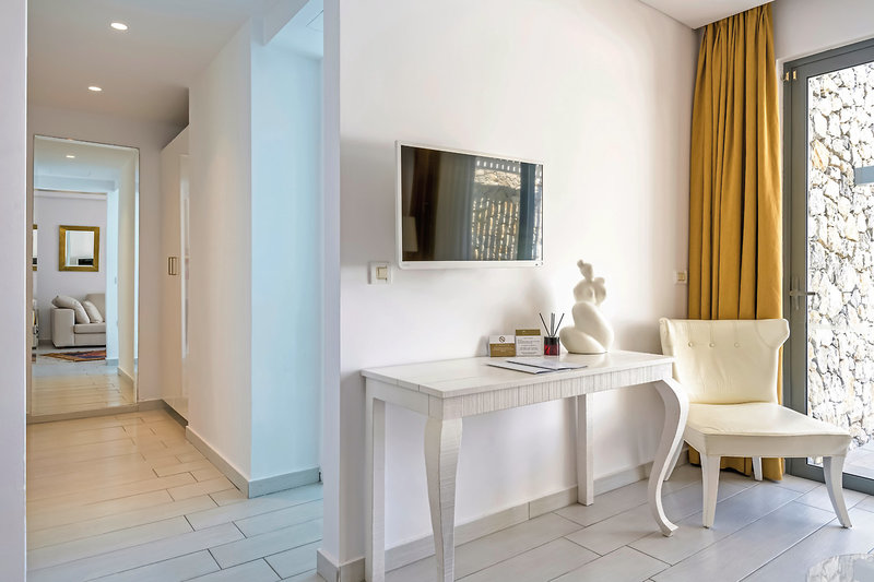 Diamond Deluxe Hotel 34