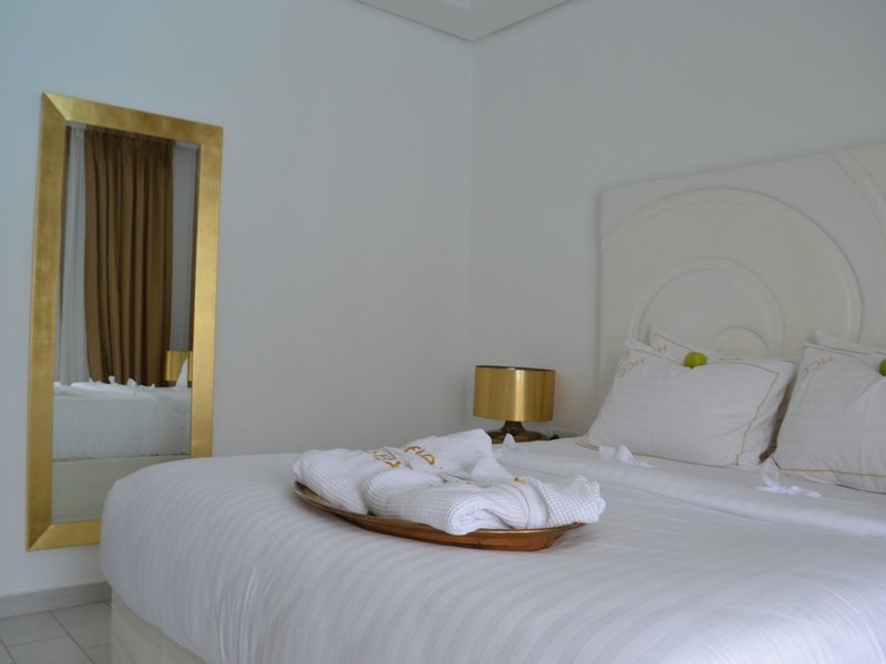 Diamond Deluxe Hotel 5