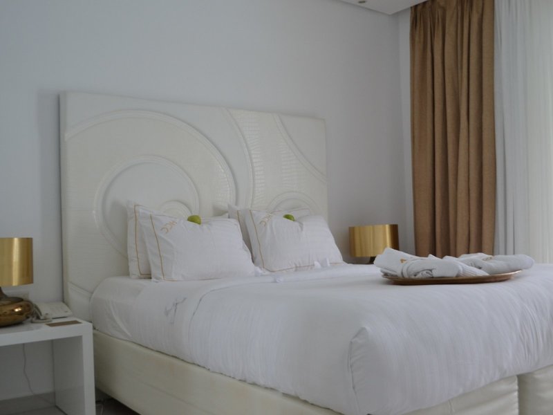 Diamond Deluxe Hotel 7
