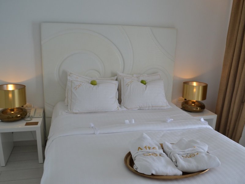 Diamond Deluxe Hotel 9