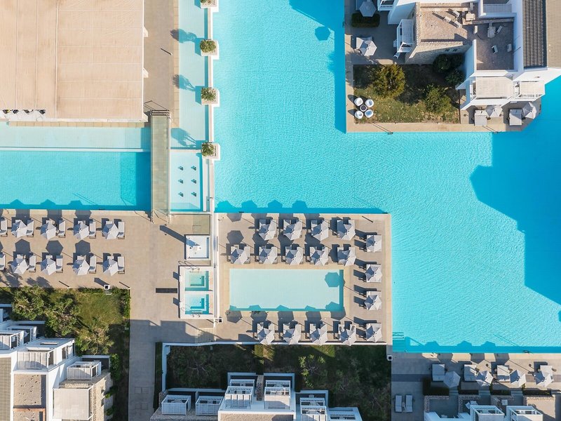 Diamond Deluxe Hotel 13