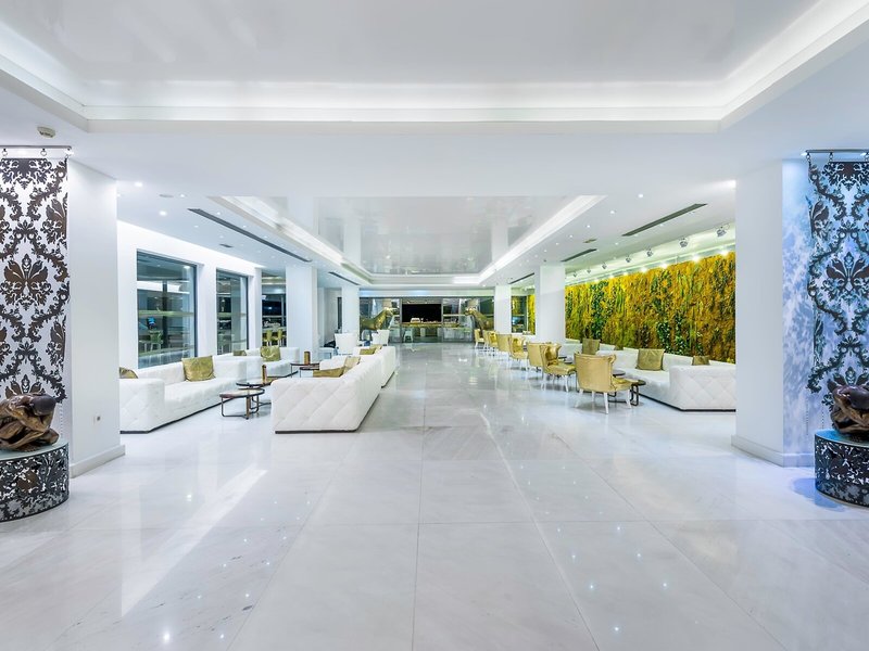 Diamond Deluxe Hotel 18