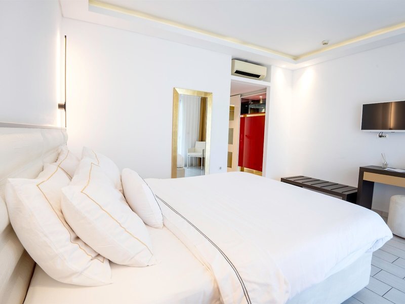 Diamond Deluxe Hotel 49