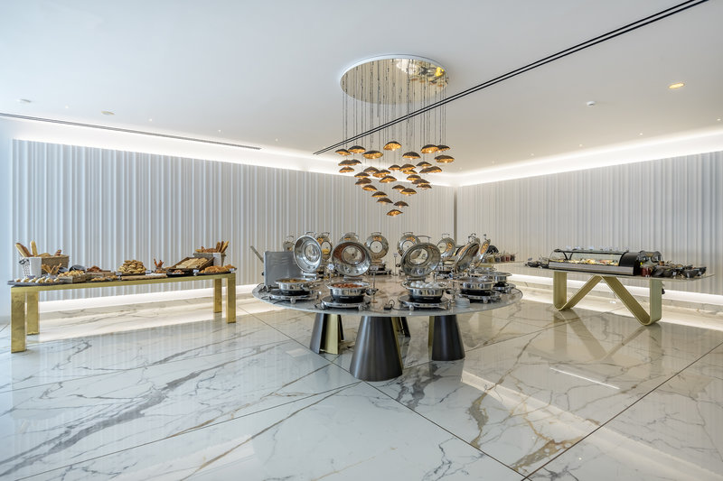 Diamond Deluxe Hotel 6