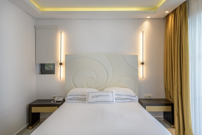 Diamond Deluxe Hotel 16