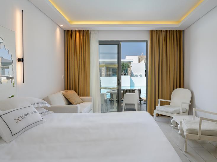 Diamond Deluxe Hotel 7