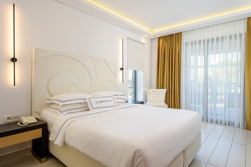 Diamond Deluxe Hotel 13
