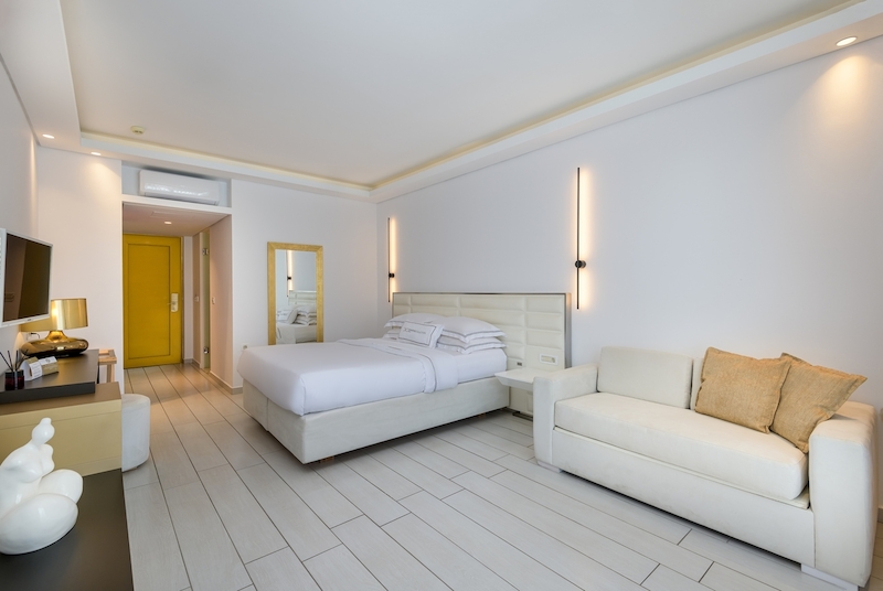 Diamond Deluxe Hotel 12