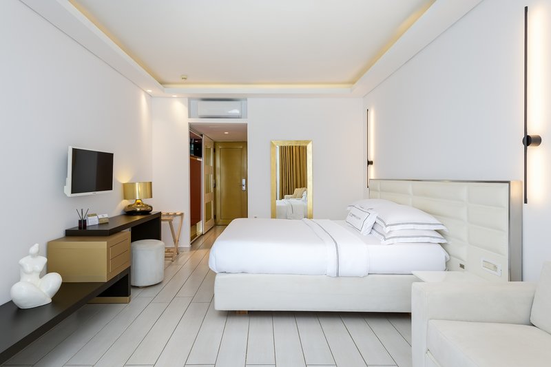Diamond Deluxe Hotel 15