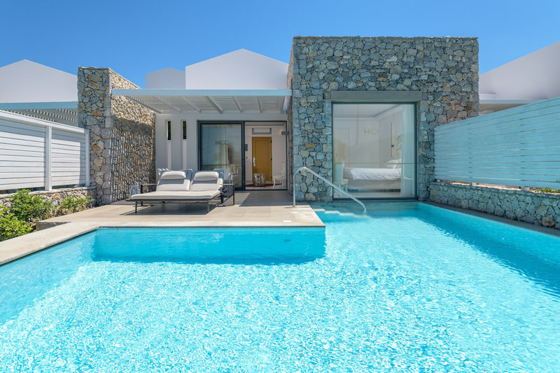 Diamond Deluxe Hotel 7