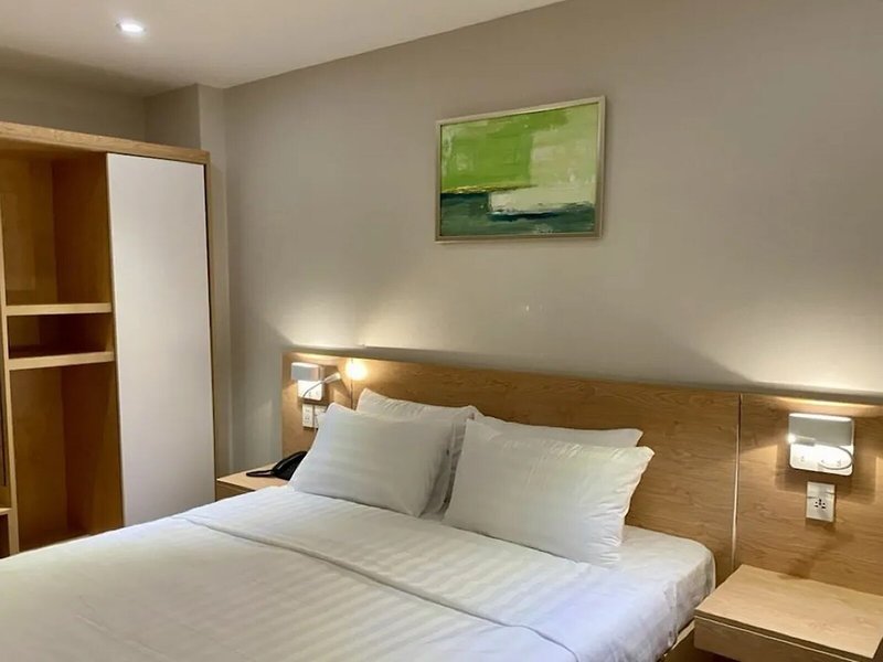 Lanura Apartments And Hotel 24
