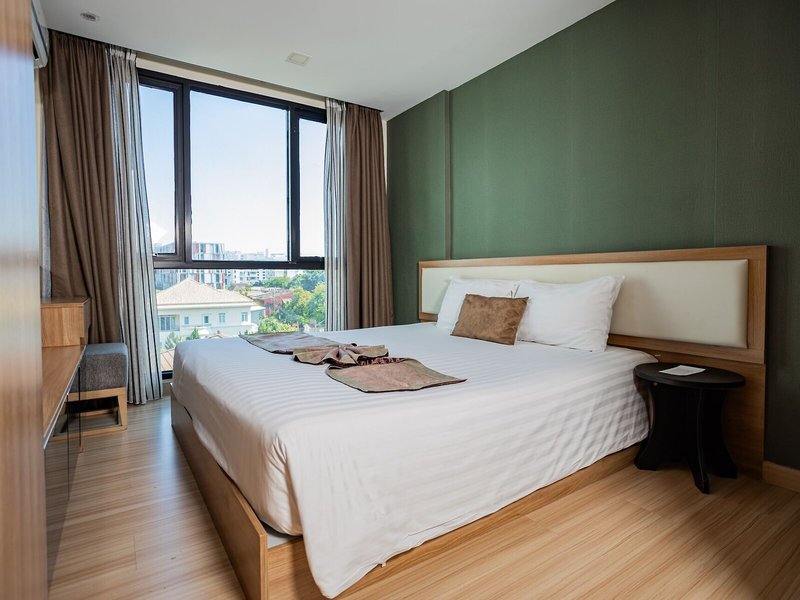 Ramada by Wyndham Ten Ekamai Residences 17