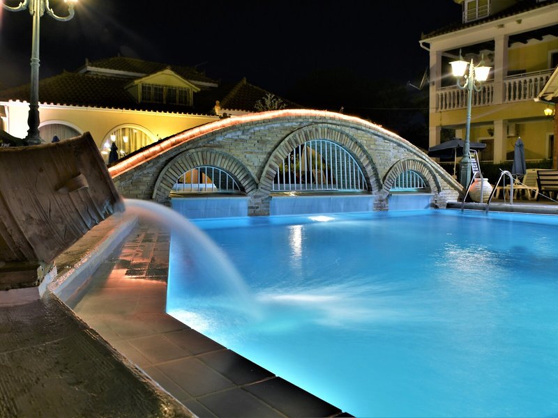 Elpida Hotel 21