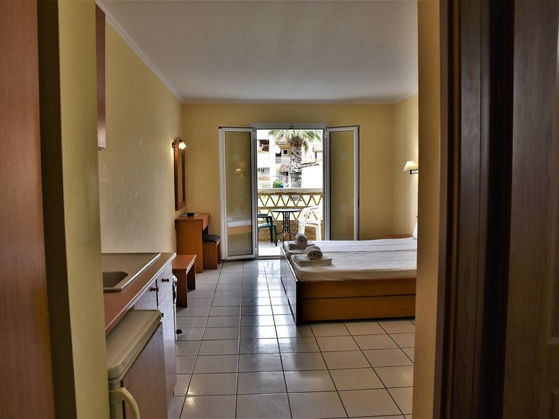 Elpida Hotel 33