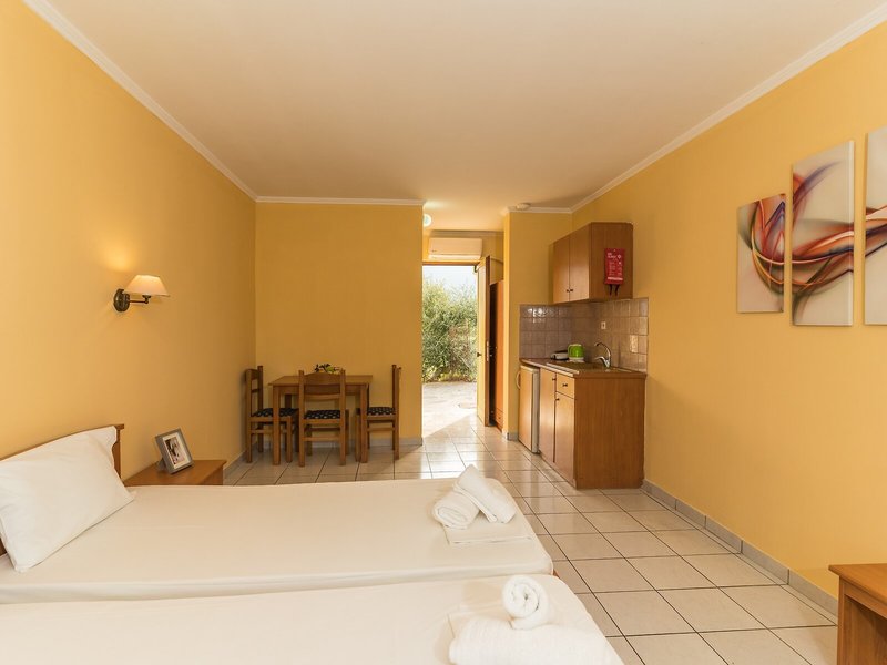 Elpida Hotel 37
